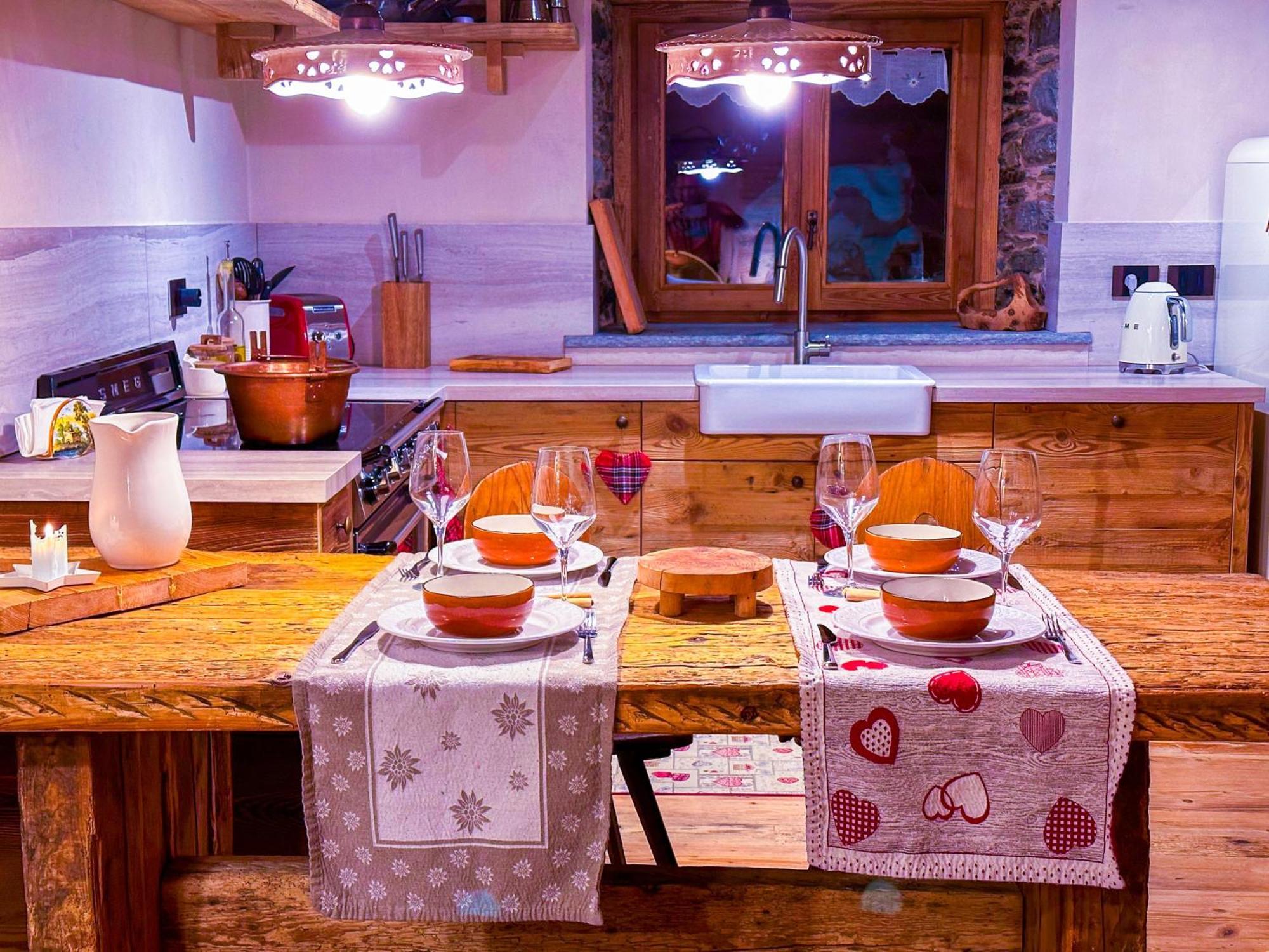 Joivy Modern Family Chalet With Stunning Mountain Views Champoluc Extérieur photo