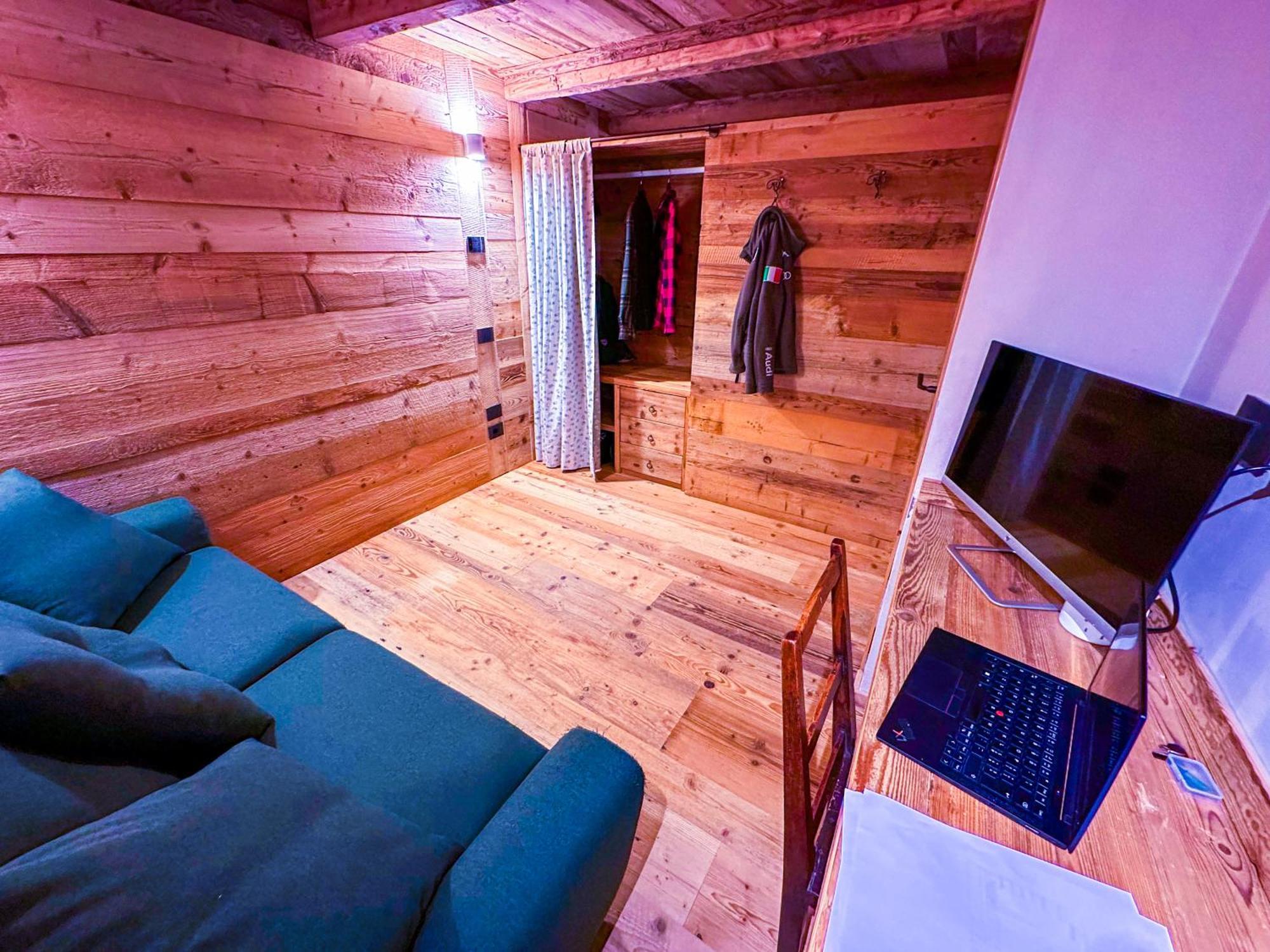 Joivy Modern Family Chalet With Stunning Mountain Views Champoluc Extérieur photo